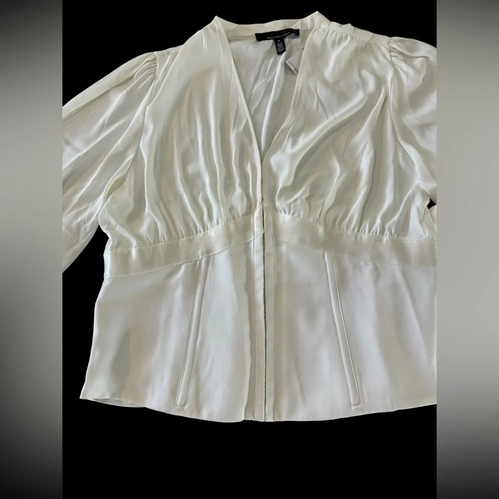 White House Black Market Blouse - Picture 5 of 11